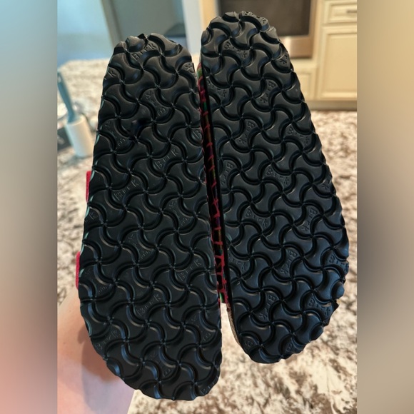 Birkenstock Sandals 🩷 - Picture 5 of 9